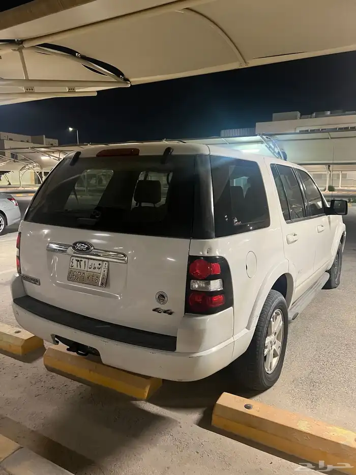 سيارة فورد اكسبلورر للبيع 1