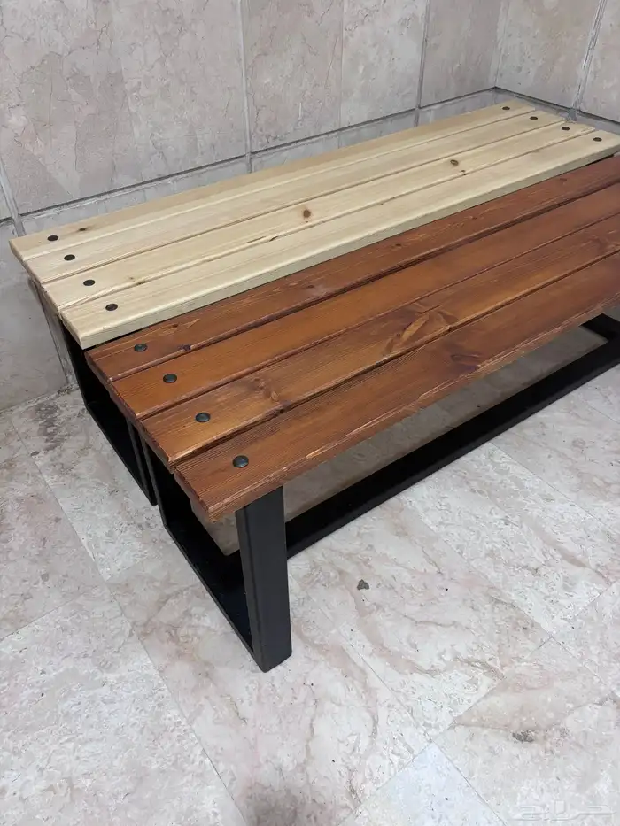 كرسي خشبي قاعده حديد وطاوله 17