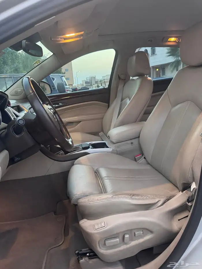 للبيع جيب كاديلاك 2011 SRX 7