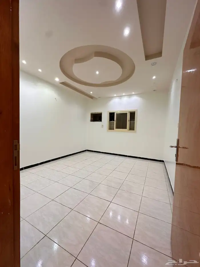 شقة للإيجار الحاوية مقابل سنتر بوينت 1