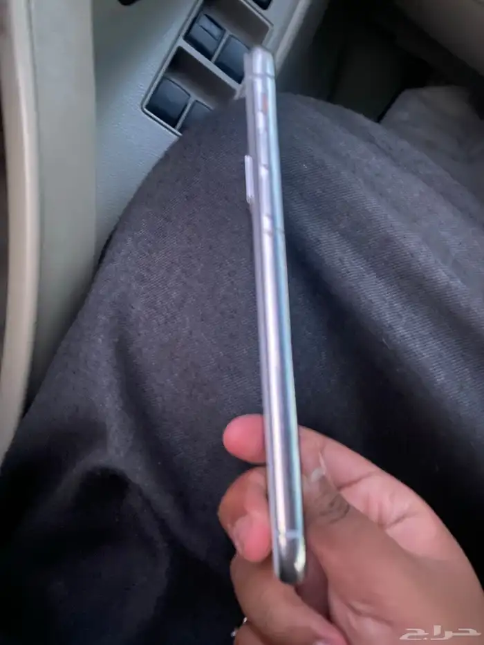 جوال ايفون xs الجهاز مقفل ولا كن كل شي سليم 1