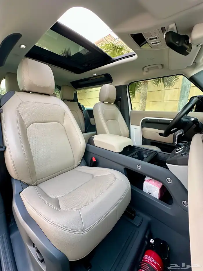 لاند روفر ديفندر 2023 18