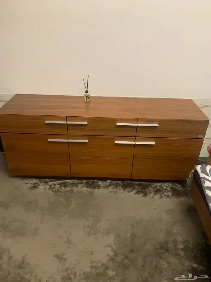 سرير مع الريموت وتسريحه من دبليو سيتي 0