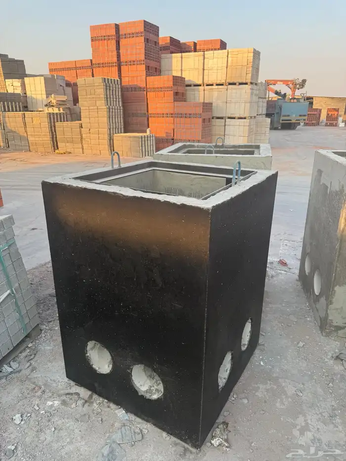 حواجز خرسانية مناهيل 26