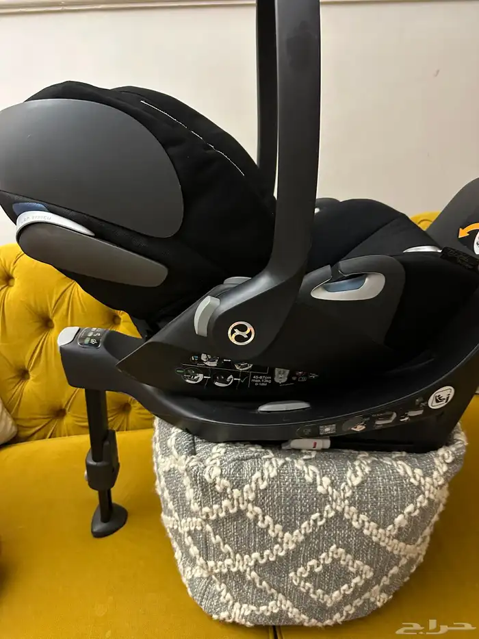 مقعد سيارة مع قاعدة cybex carseat 2