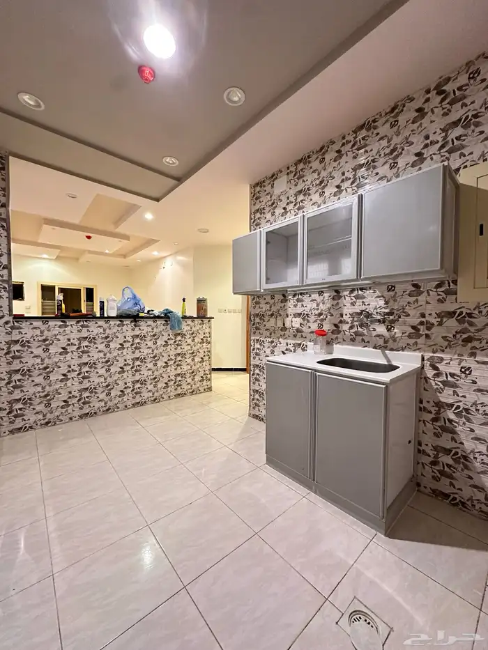 شقة للإيجار الحاوية مقابل سنتر بوينت 4