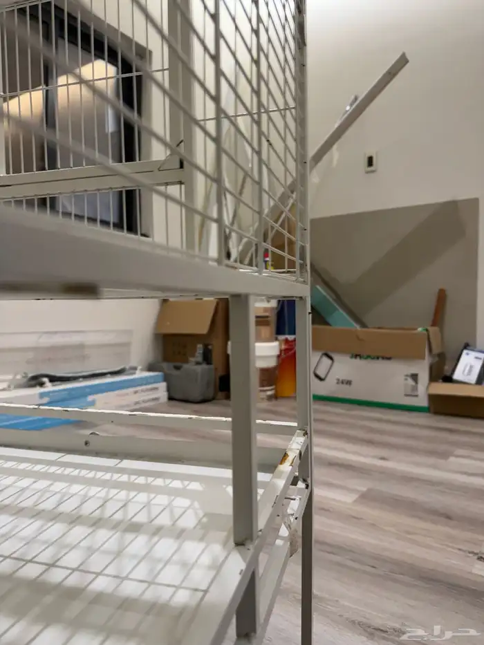 قفص كبير للطيور   نظيف وبحالة جيدة 1