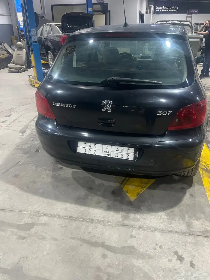 سيارة بيجو 0