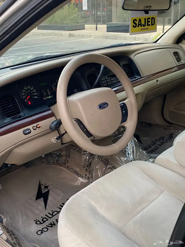 للبيع فورد فكتوريا 2011 نظيف جدا 8