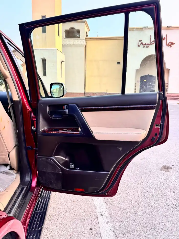 لاندكروزر 2011 13