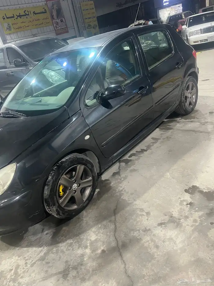 سيارة بيجو 2