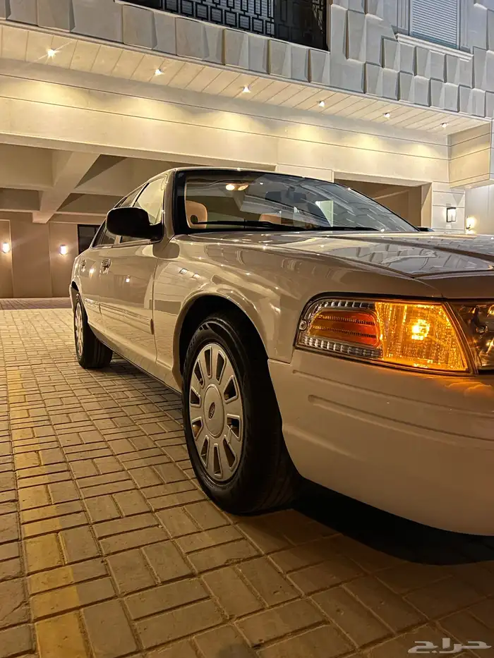 فورد فكتوريا بوليسي 22