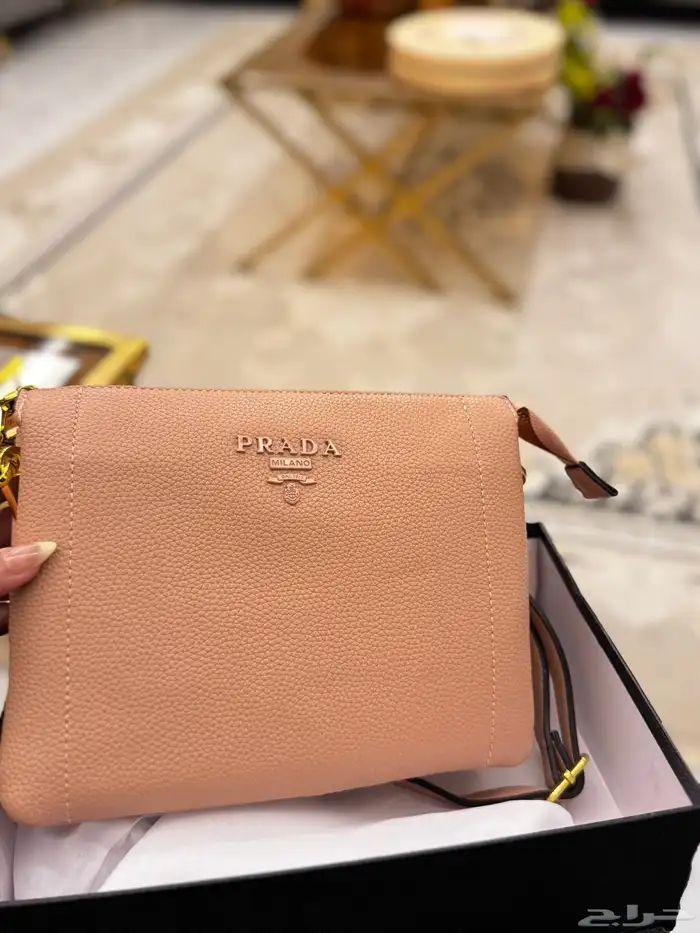 شنطه برادا جديده بجميع ملحقاتها 0