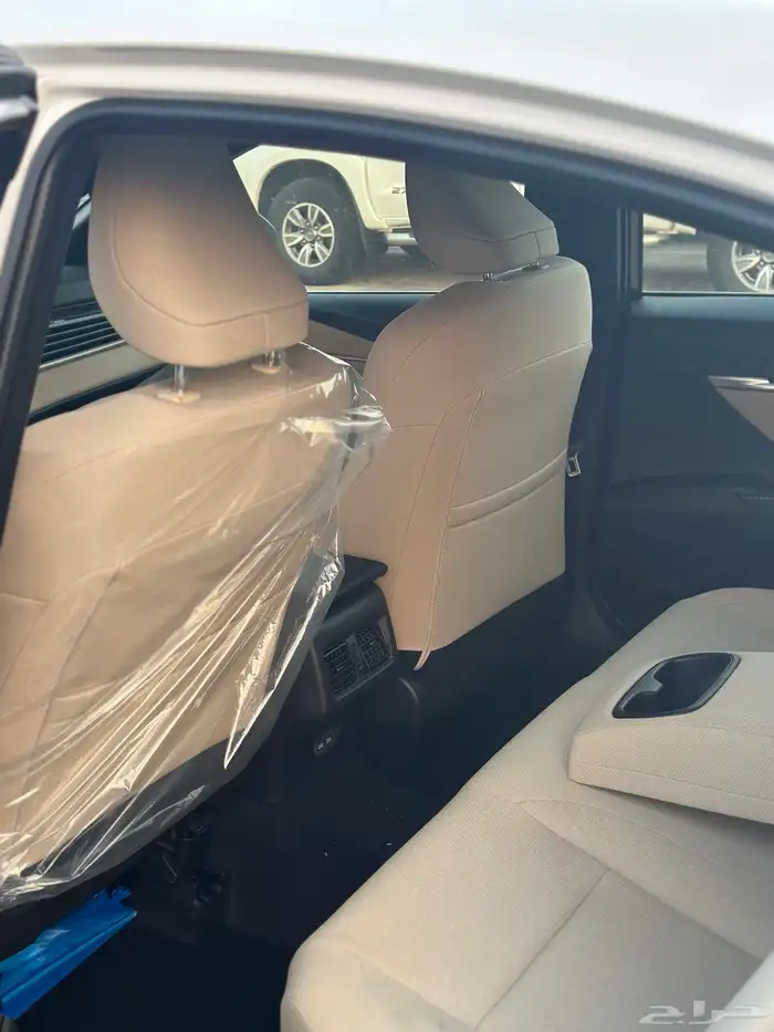 للبيع كامري 2025 LE اصفار 9