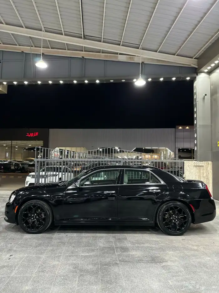كرايزلر C300 اسود 2021 هيمي V8 5.7 معرض(الرشيدي) 12