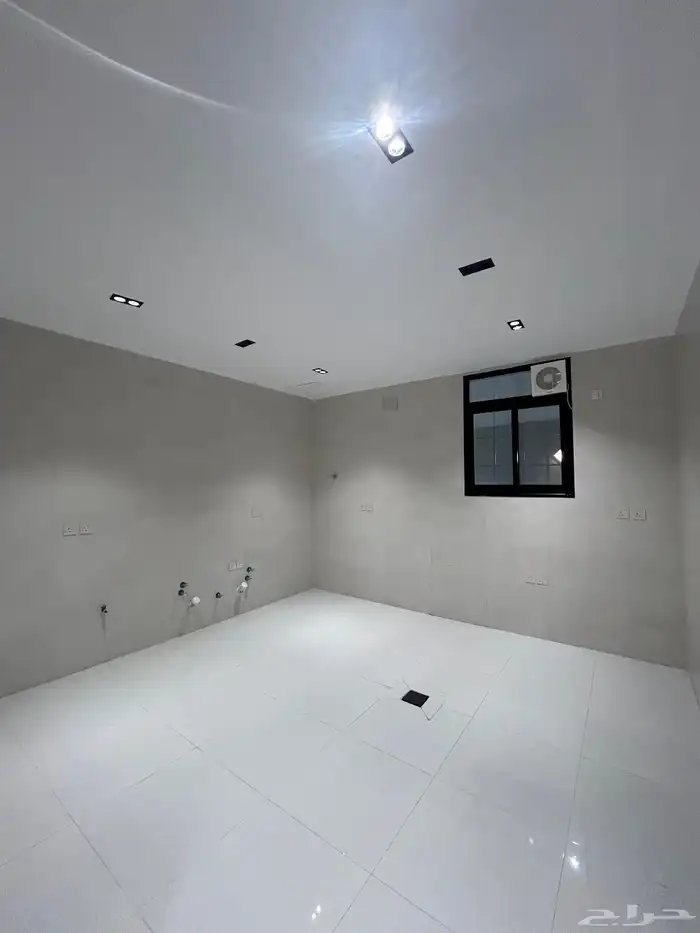 للبيع شقق ارضية وعلوية تشطيب ممتاز حي المعارض -خميس مشيط 8