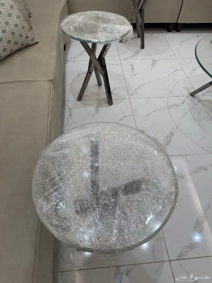 طاولة للبيع نظيفة جدا 400 1