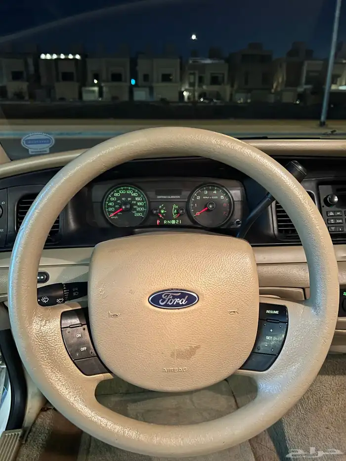 فورد فكتوريا بوليسي 38