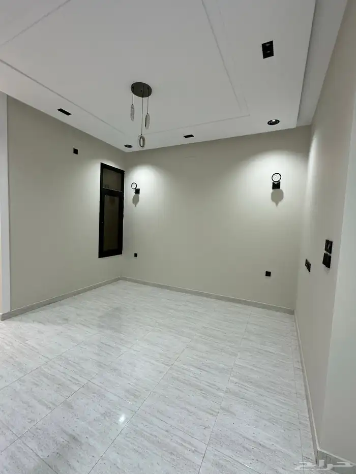 شقق ارضية 550 الف و علوية 500 الف بقرب من الممشي 5