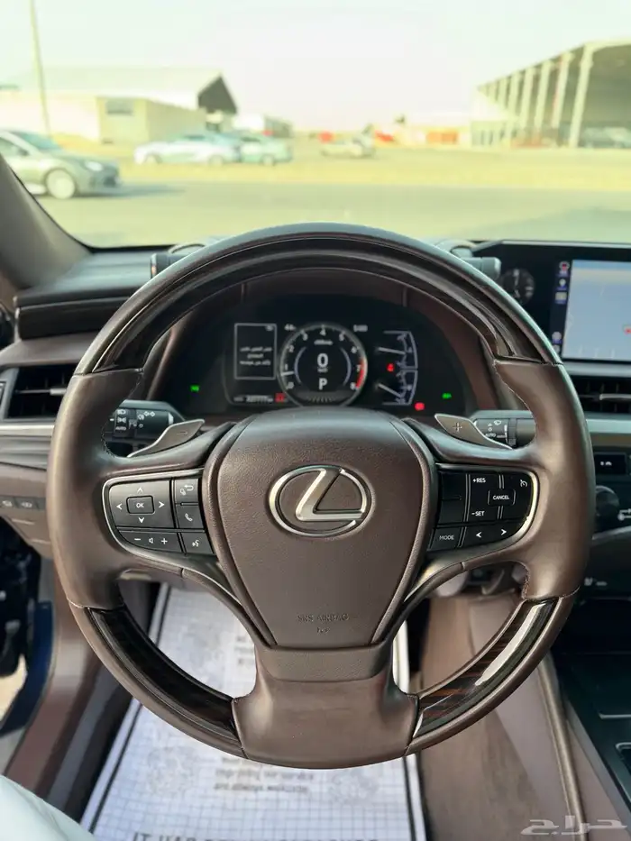 للبيع لكزس 2019 - ES350- سي سي بحالة الوكاله 12