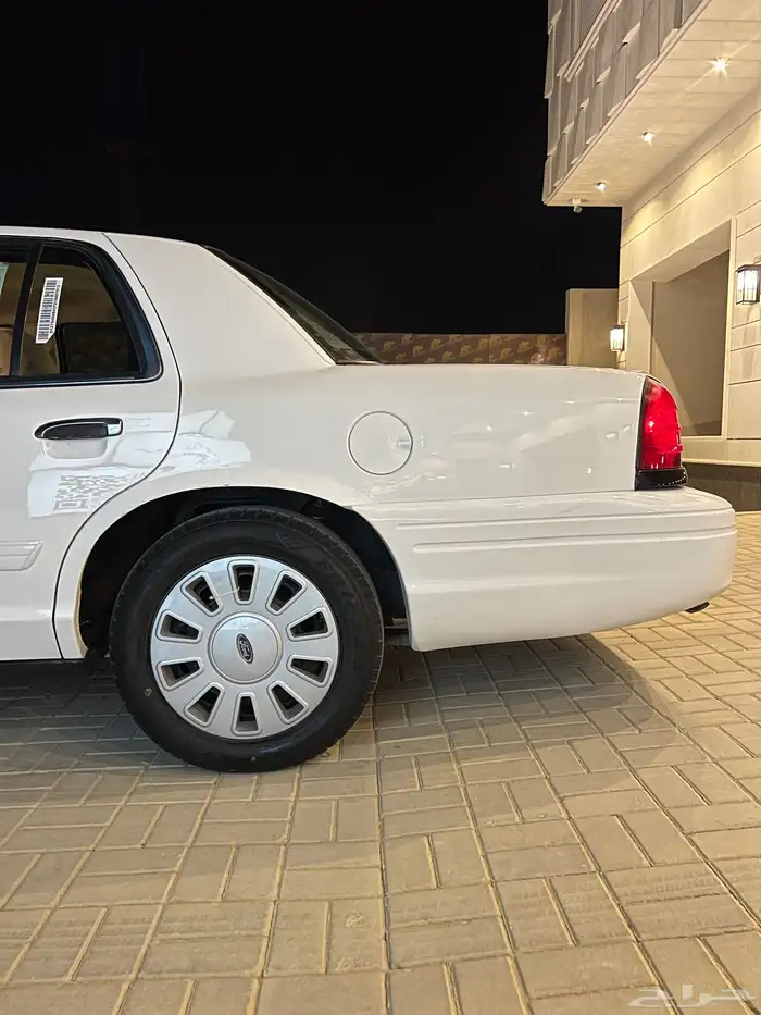 فورد فكتوريا بوليسي 24