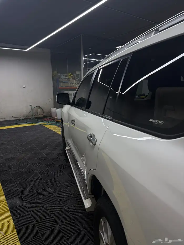 لاندكروزر 2018 GXR 12