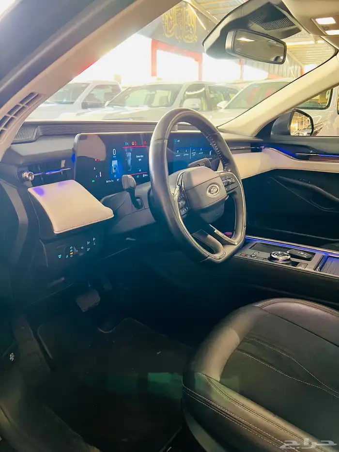 فورد تورس تيتانيوم فل كامل موديل 2023 46