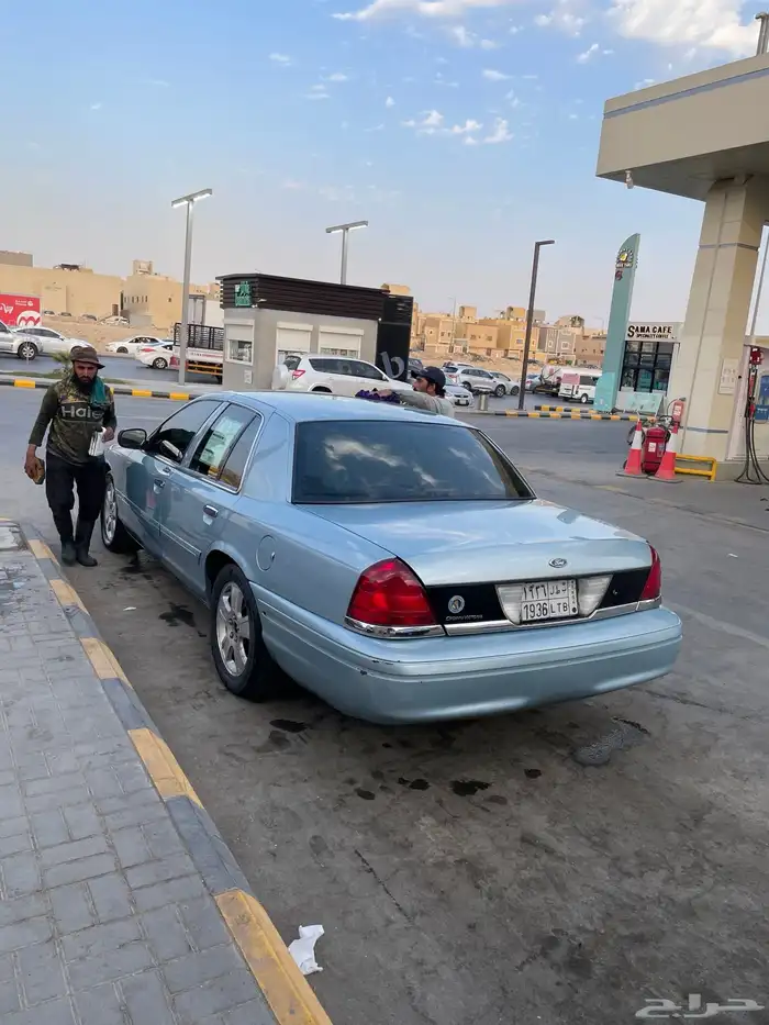 فورد فكتوريا 18