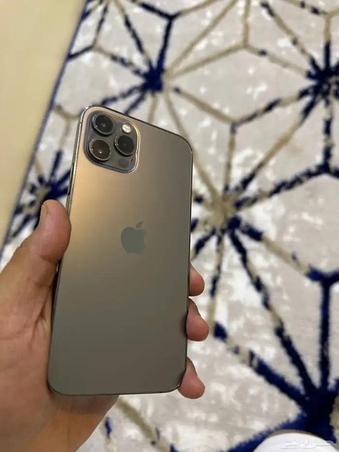 ايفون 12 برو 1