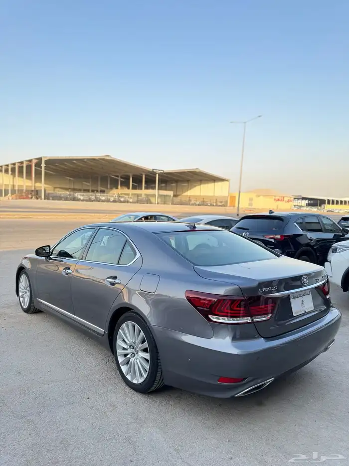للبيع لكزس2013 - LS460- شورت بحالة الوكاله 4
