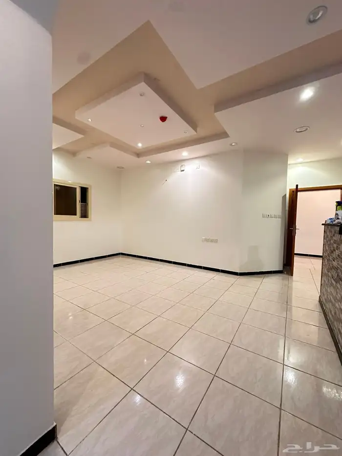 شقة للإيجار الحاوية مقابل سنتر بوينت 9