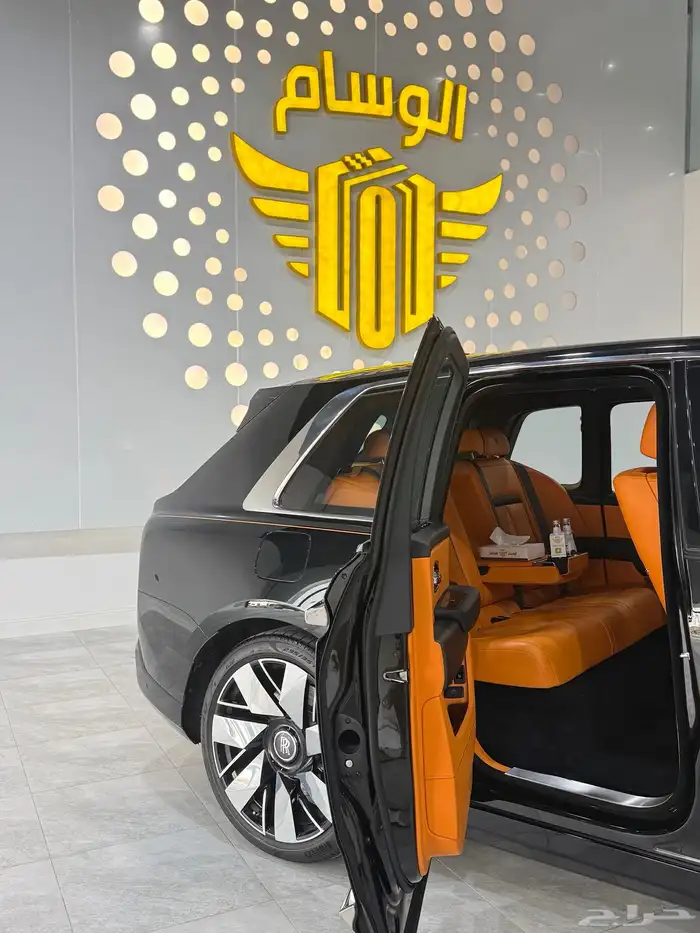 جيب رولز كولينان للايجار 3