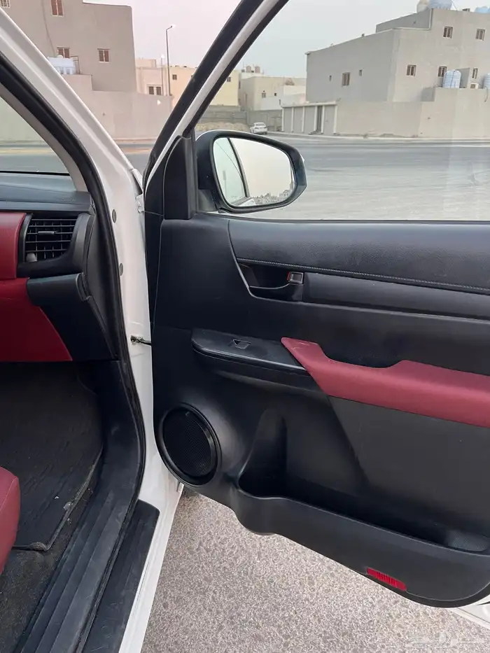 للبيع هايلكس مديل 2024 ديزل 11