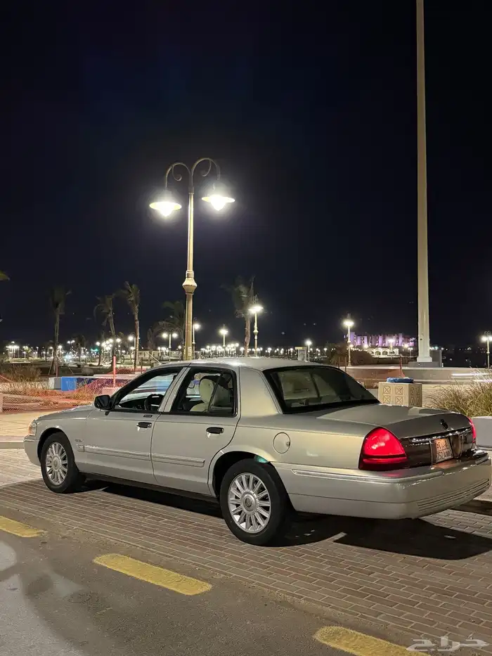 فورد جراند ماركيز 2011 6