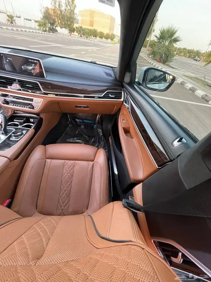 بي ام دبليو2017 فل كامل اعلى مواصفات740الموقع بريده 84