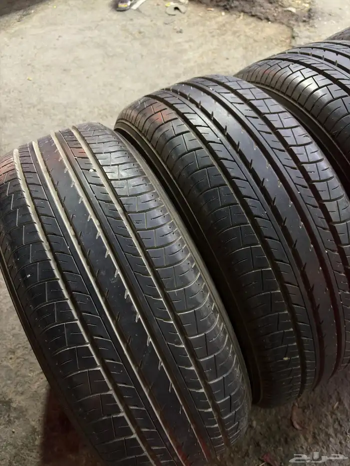 كفرات 215 55 17 يكوهاما وكالة كامري شبه جديده 2