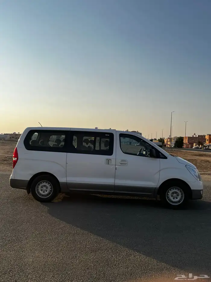 H-1 باص هيونداي 2016 9