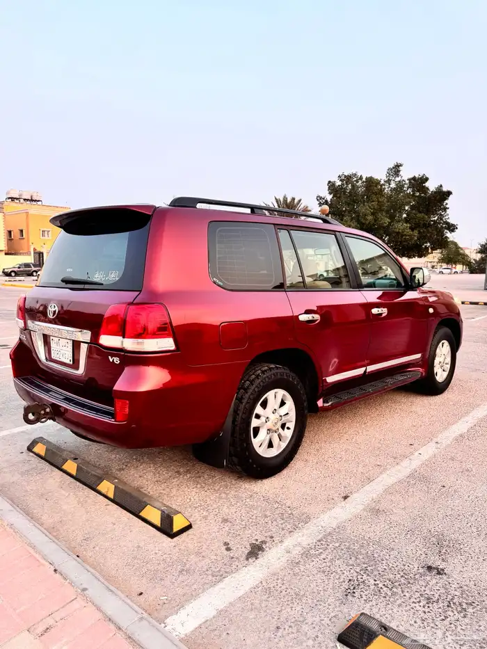 لاندكروزر 2011 4