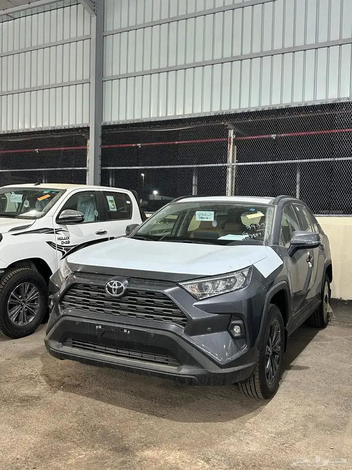 راف فور XLE 2.0 فتحه بصمه دبل اللون رمادي جمرك 2024 3