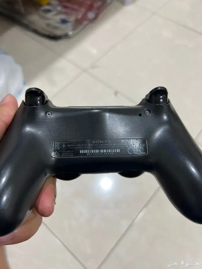 يد سوني بلاستيشن4 pro 2