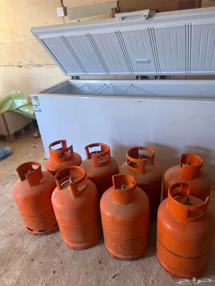8 أسطوانات غاز وثلاجة مقاس 24 قدم 0
