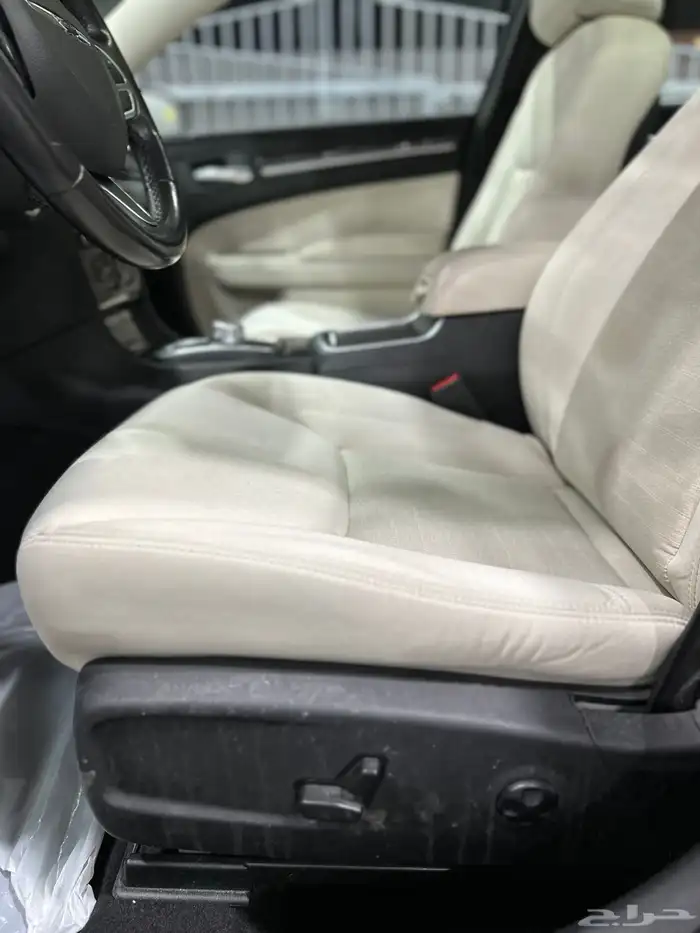 كرايزلر C300 اسود 2021 هيمي V8 5.7 معرض(الرشيدي) 18