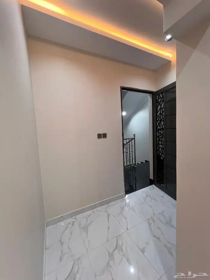 للبيع روف علوى بمدخل سياره حى النور شمال الخميس 750 الف 12