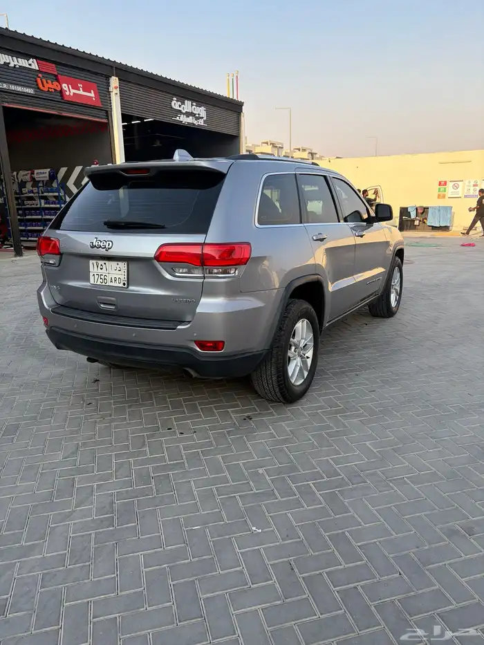 جيب جراند شروكي لاريدو 2017 للبيع كل شي وكالة 5