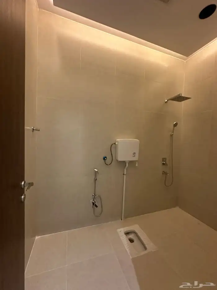 للبيع شقق علوية مع ملاحق بجوار المسجد حي حسام بالخميس 16