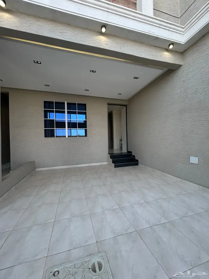 للبيع شقق ارضية وعلوية تشطيب ممتاز حي المعارض -خميس مشيط 1