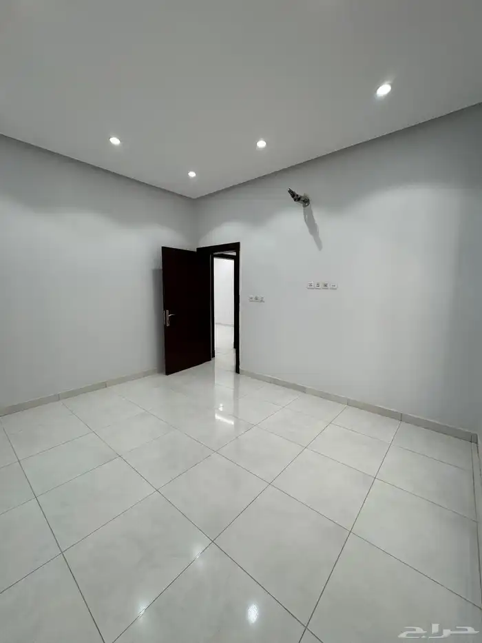 عرض شقة 5 غرف حي المروة السعر 555 الف فقط 5