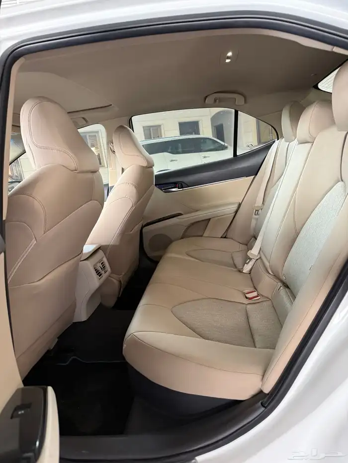 تويوتا كامري هايبرد GLEموديل 2019 17