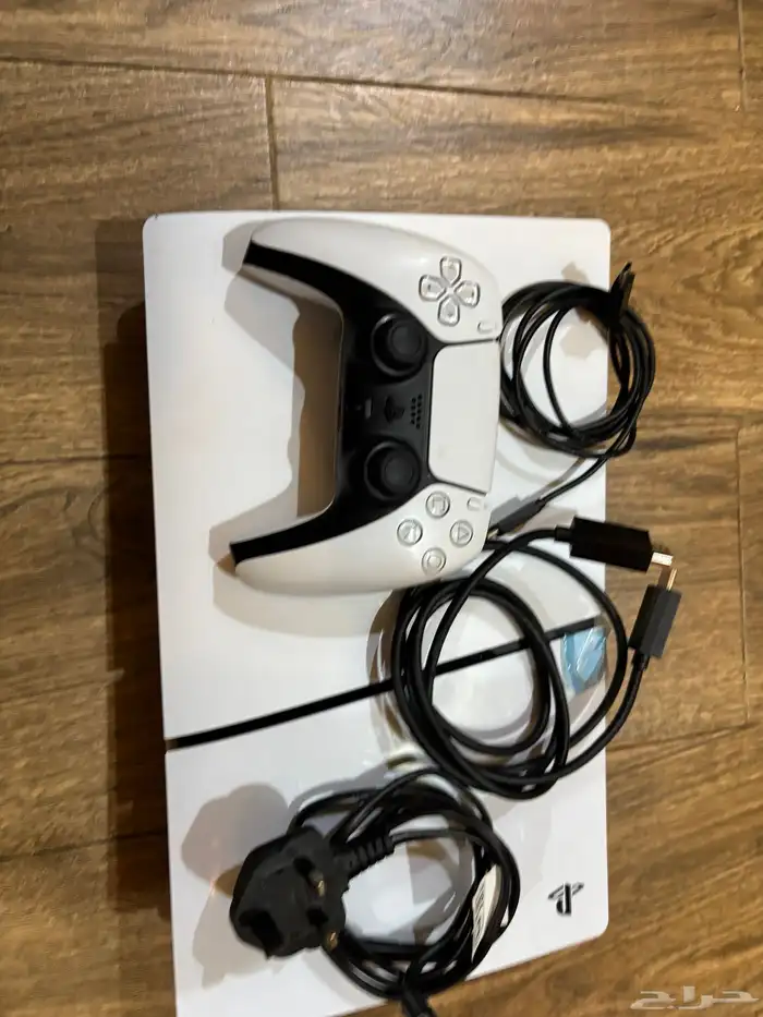 سوني 5 للبيع والله نظيف م شغلتو إلا ثلاث مرات ون تيرا بشريط 7