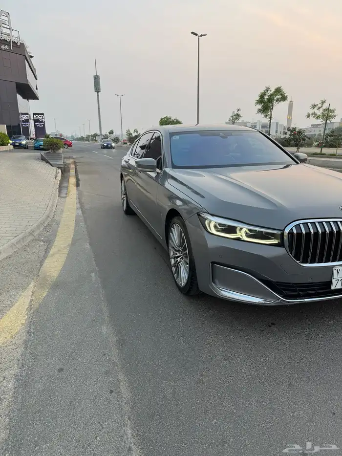 بي ام دبليو 2022 LI730 2